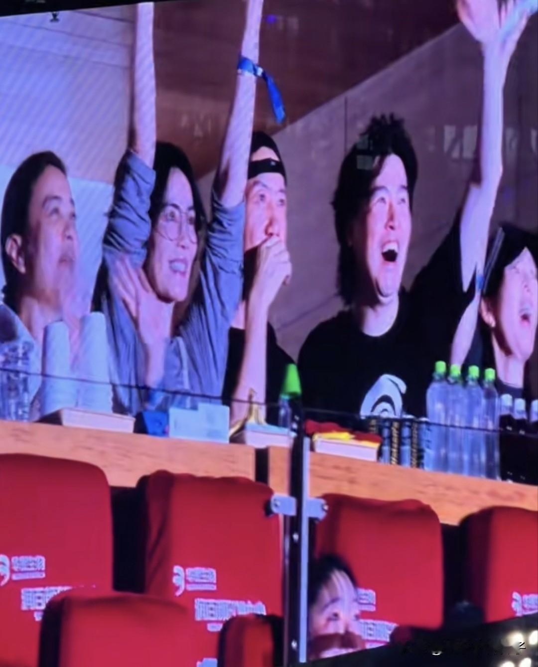 好震撼！那英北京演唱会，半个娱乐圈的明星都来了……8月22日，那英北京演唱会如