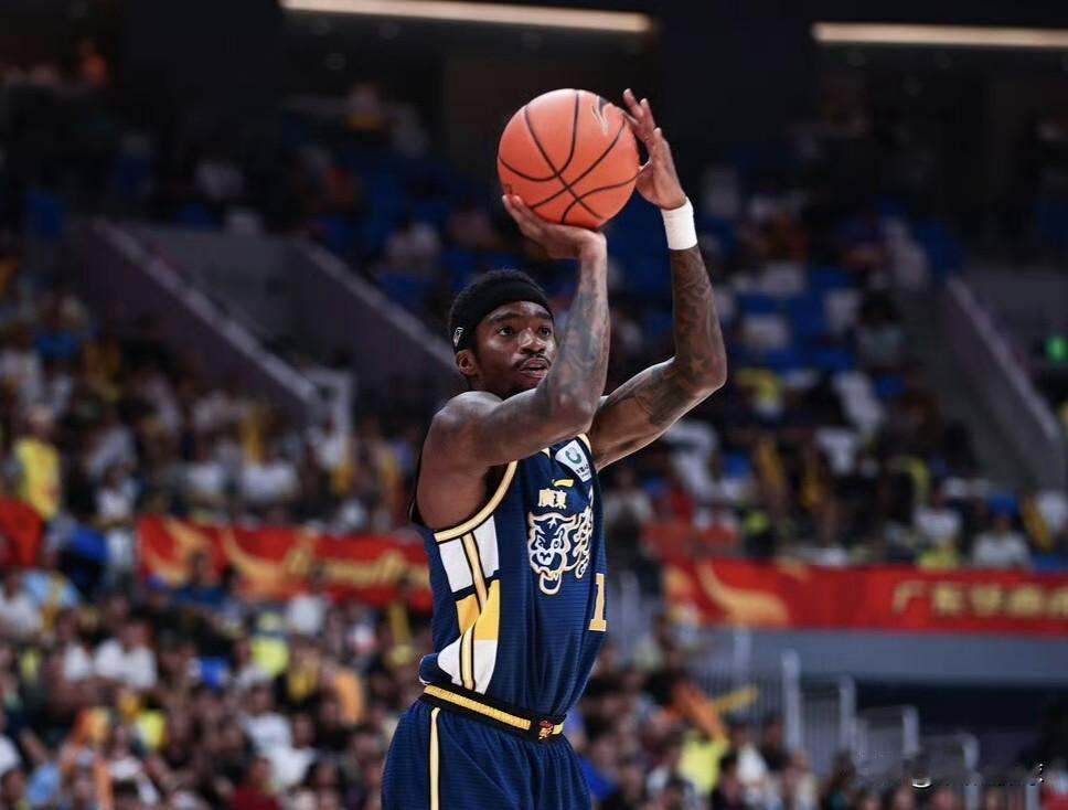 广东宏远今晚7点35分再战福建，赛前传来3个消息，萨姆纳被拉科塞维奇取代第一个