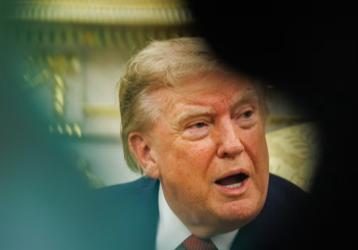 特朗普露馅了！拿伊朗当幌子满世界放狠话，中国专家一句话拆穿：他不是想施压，是真