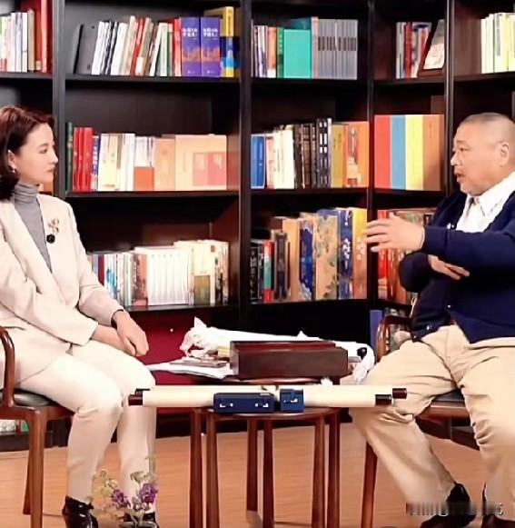 这也不能怪庞家，为何执意选择香港的媒体发声了，在央视12月22日播出的一档节