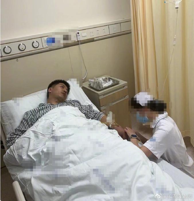 张雪峰相关账号相继停止直播
