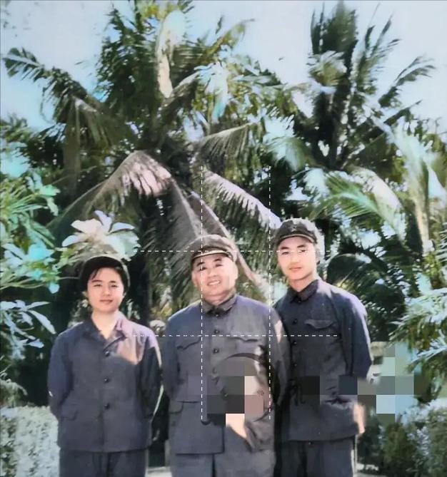 60年代，许世友与子女的珍贵合影，子女都非常朴实低调！上世纪六十年代那会儿，许