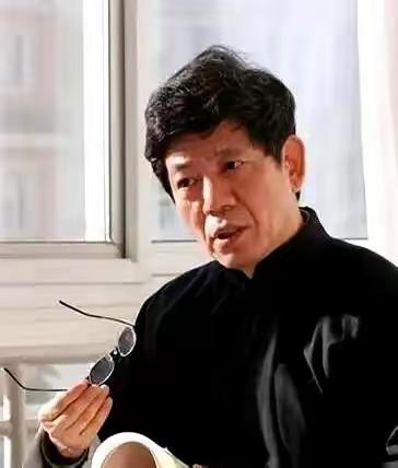清华教授彭林这句话，我头回听的时候也觉得扎得慌——他说现在街上走来走去的，很多都