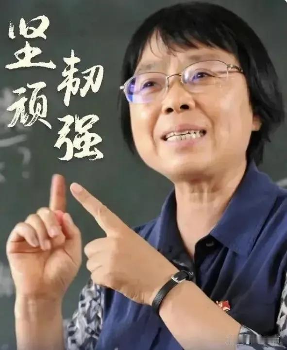 女中校长张桂梅，遇到了一群姑娘，这些都是她曾经的学生，都是来自大山里的穷苦人家，
