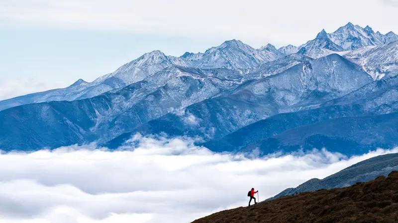 成功离不开自己的努力,你认同吗?是的，自己不努力，成功从何而来俗话说“一分耕耘，