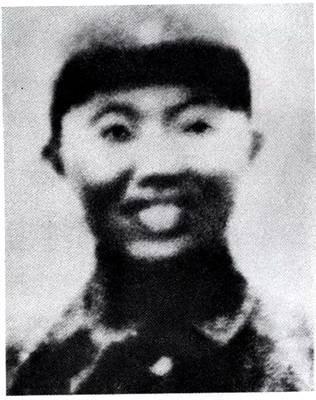 1942年，马鞍山上，八路军神枪手王凤麟只剩最后一颗子弹。山下黑压压的几千日伪军