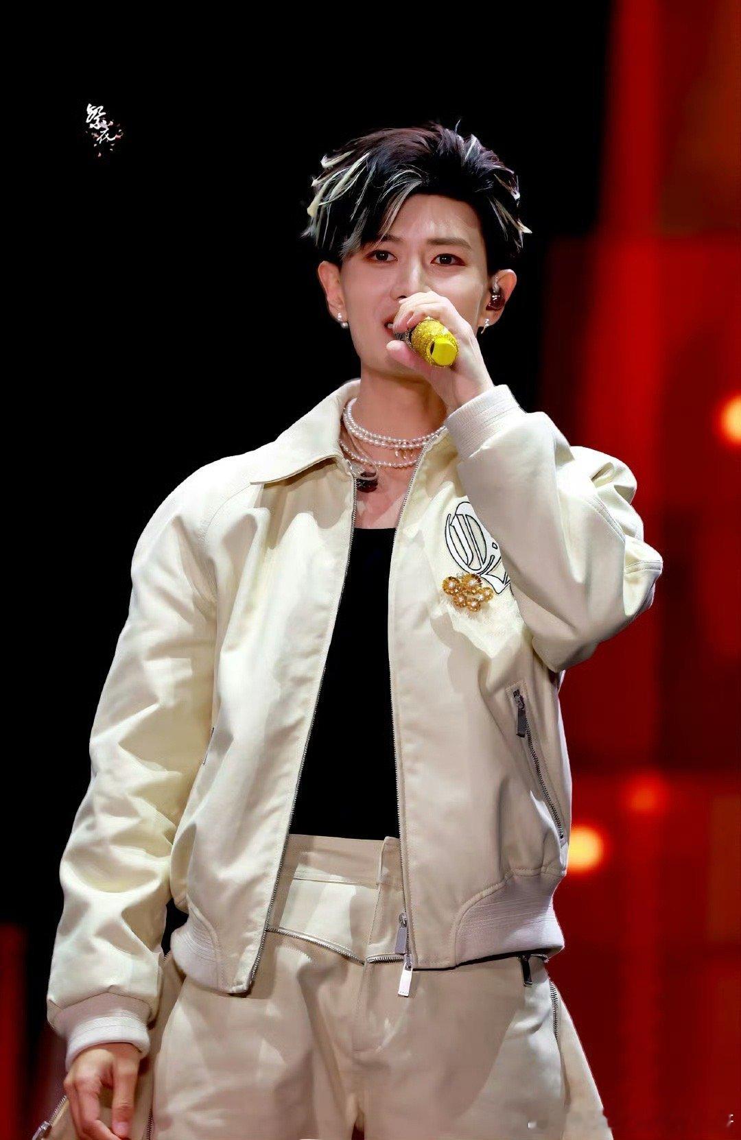 任嘉伦音乐节造型帅我一脸🤩完全男爱豆​​​