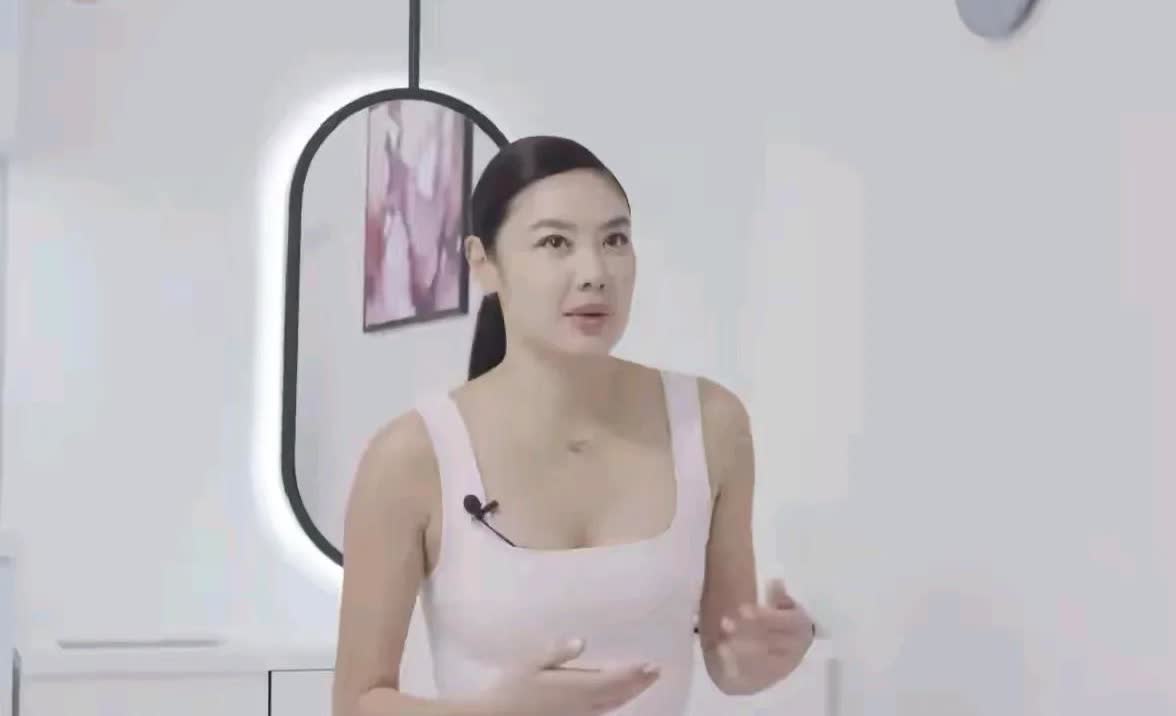 乐基儿折腾了一圈，给人的印象是还是想要跟黎明那样子过稳定的豪门生活。之前以为乐基