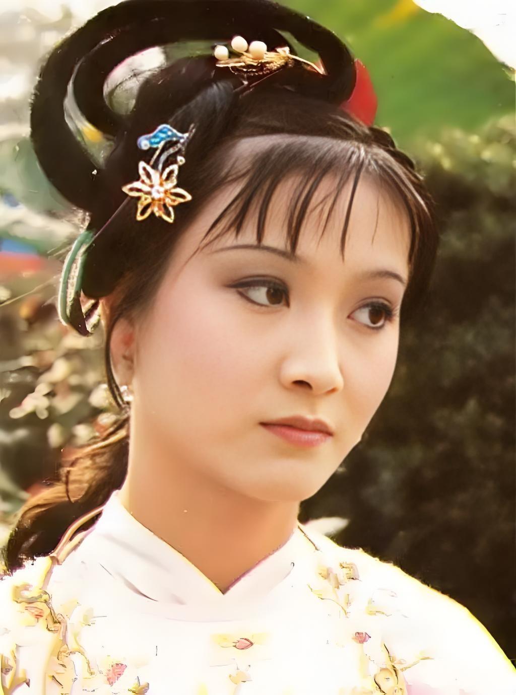 迎春为什么从诗社活动里消失了？不是因为她对写诗没兴趣，也不是她自己要消失，其实