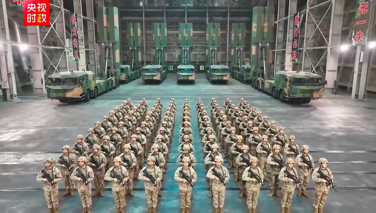 不够先进，可以展示的武器清单又多了一个，这是火箭军的长剑-100超音速巡航导弹，