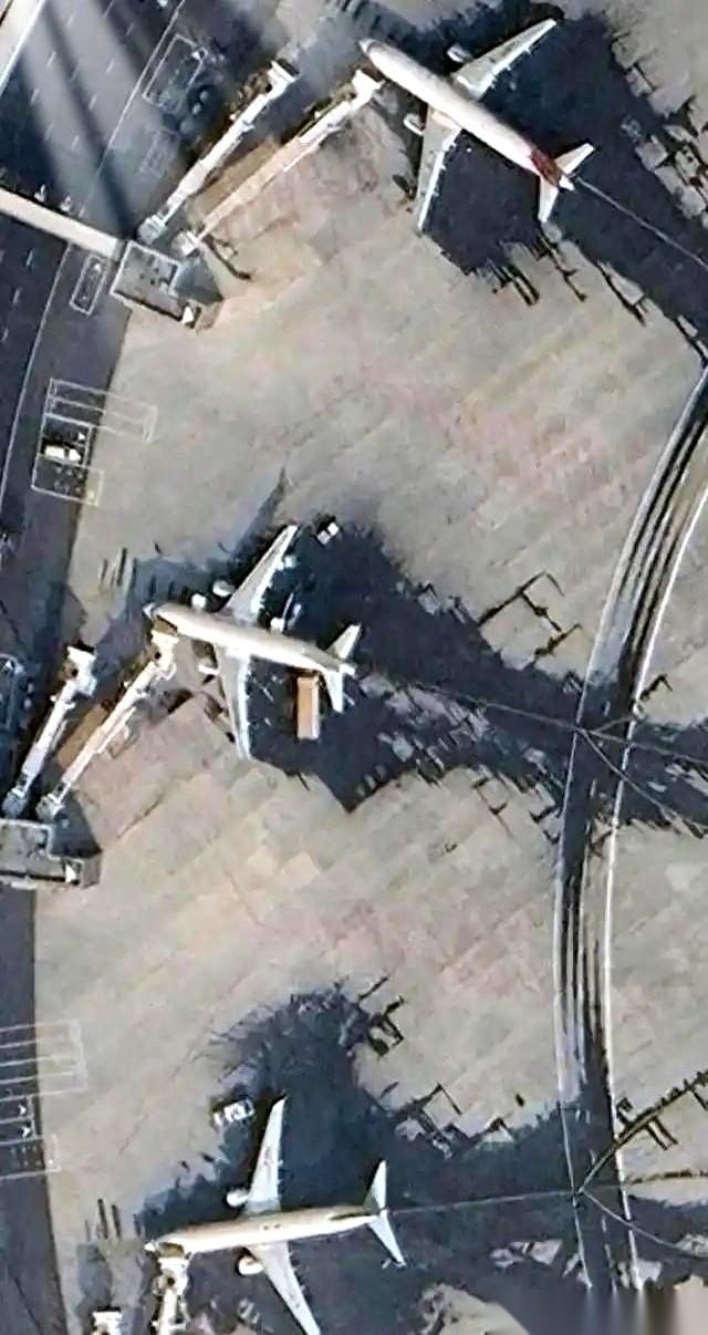 48小时，9架贩毒的飞机，直接从天上给你干下来。这哪是缉毒啊。这分明是抡圆了