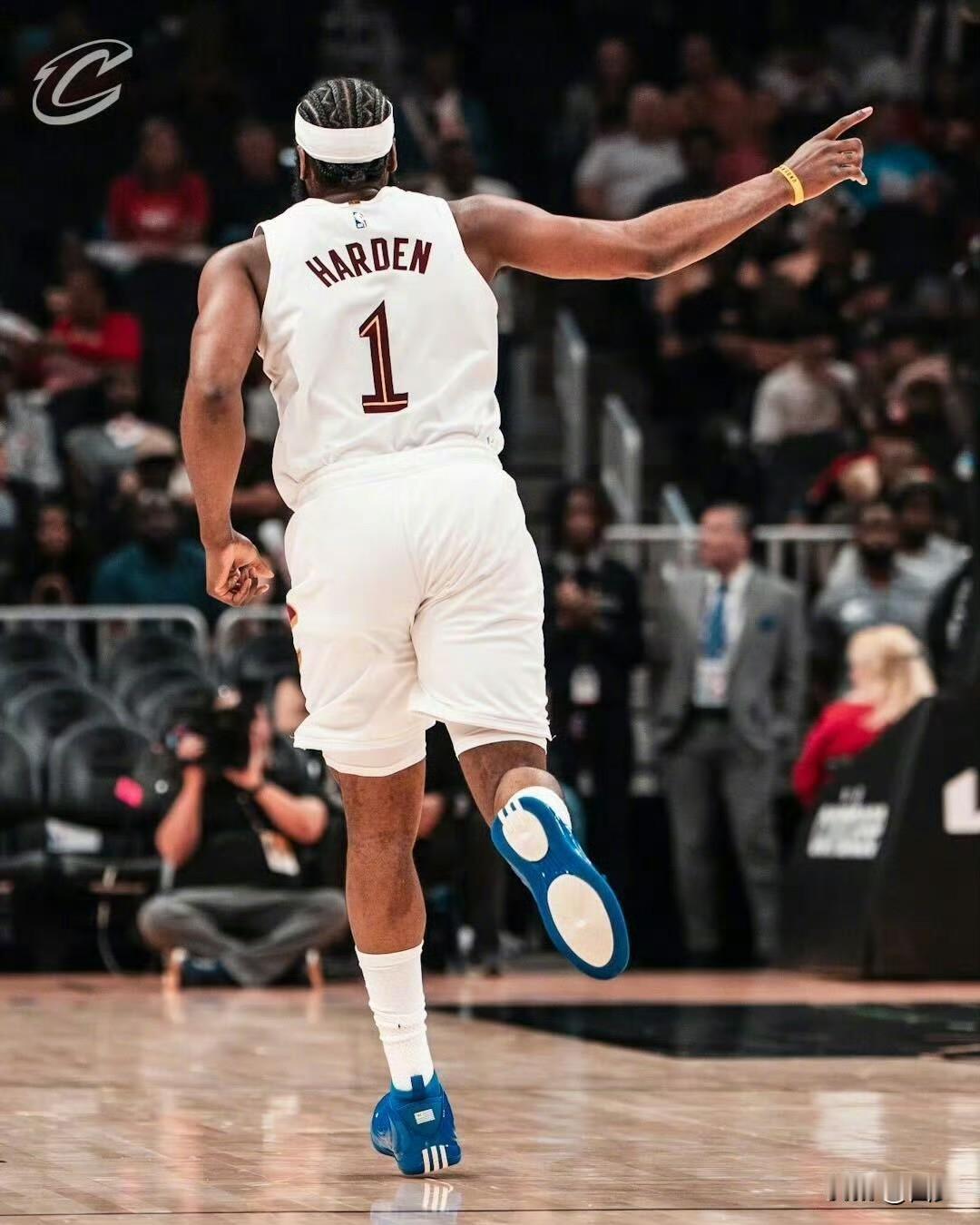 詹杜库哈威赞，3人确定有季后赛打，2人已掉队，1人要看小卡脸色！哈登自是不用