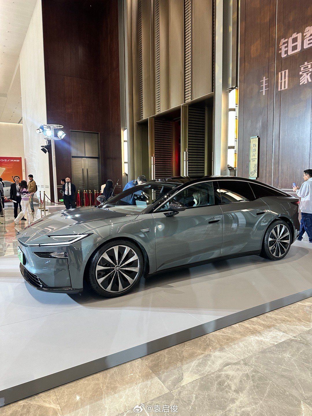 灰、黑、绿，目前来看还是这三个颜色比较顺眼丰田铂智7全面开启预售