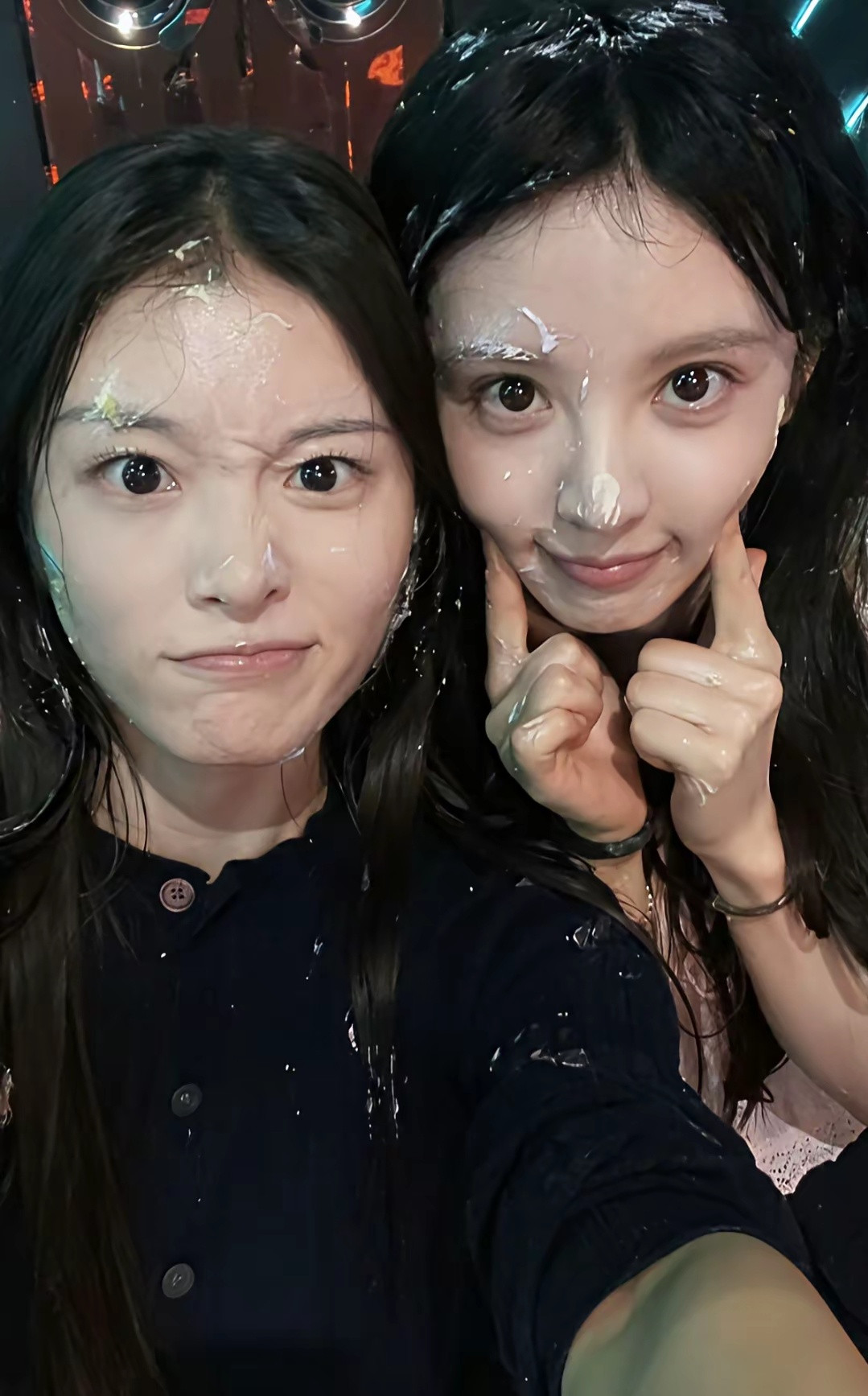 田曦薇的闺蜜肖露，还怪好看的呢，果然美女是和美女一起的。​​​
