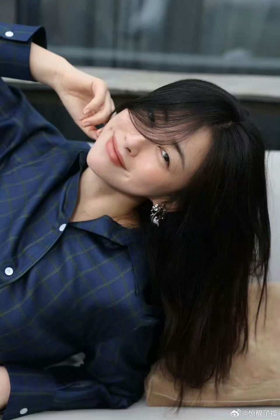 淡颜朱珠朱珠的淡颜美得恰到好处，不施浓妆亦不刻意张扬，干净贵气与强大气场相融，越