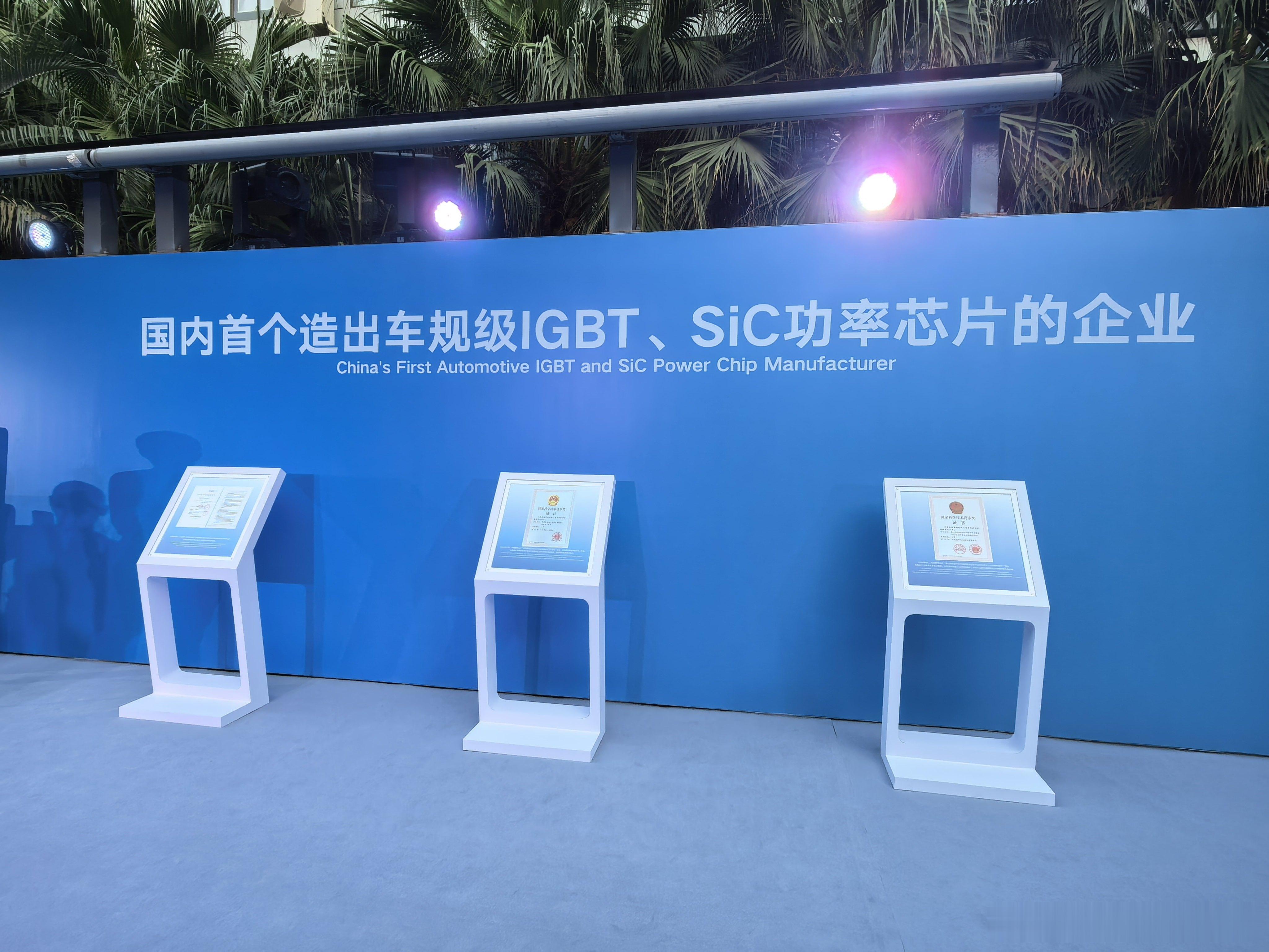 比亚迪不只是一家车企，如果你单纯定义它是车企，那就太局限了，所以比亚迪做出什么都