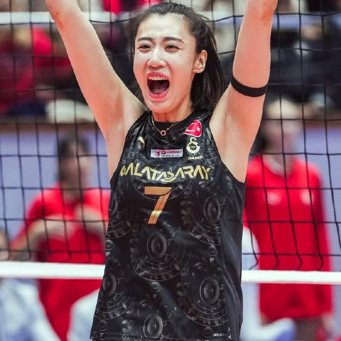 太炸裂！王媛媛欧联杯100%扣球成功率砍10分25-26赛季女排欧联杯八分