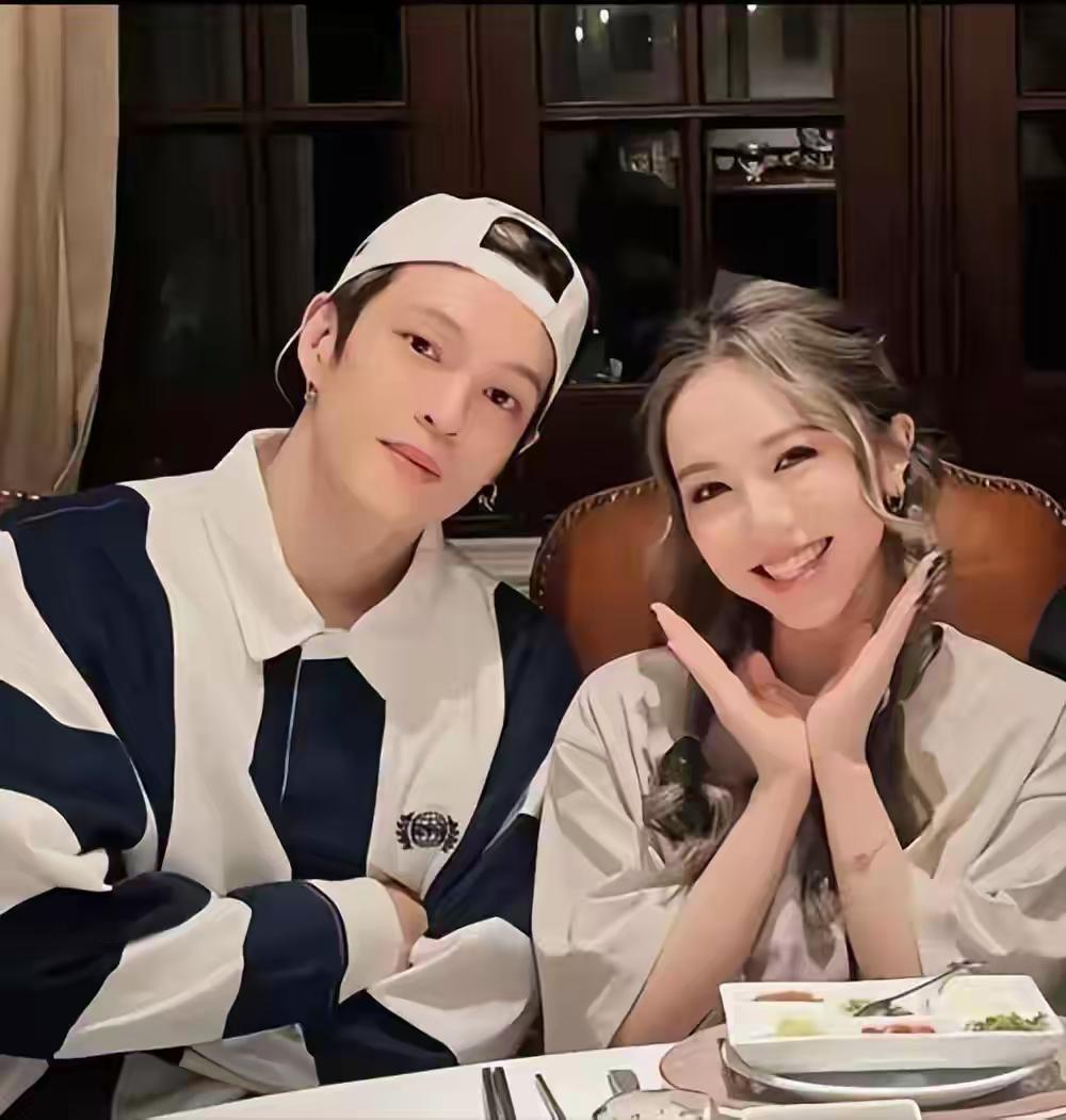 邓紫棋纽约低调完婚！刚结束182场巡演拿吉尼斯纪录，转头就嫁了相恋9年的造型师男