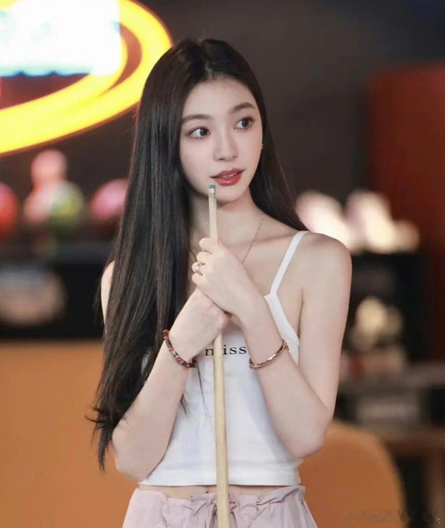 胡彦斌妈妈老版易梦玲，没觉得多么像，不应该儿子跟妈妈更像嘛，转换一下的话，胡彦