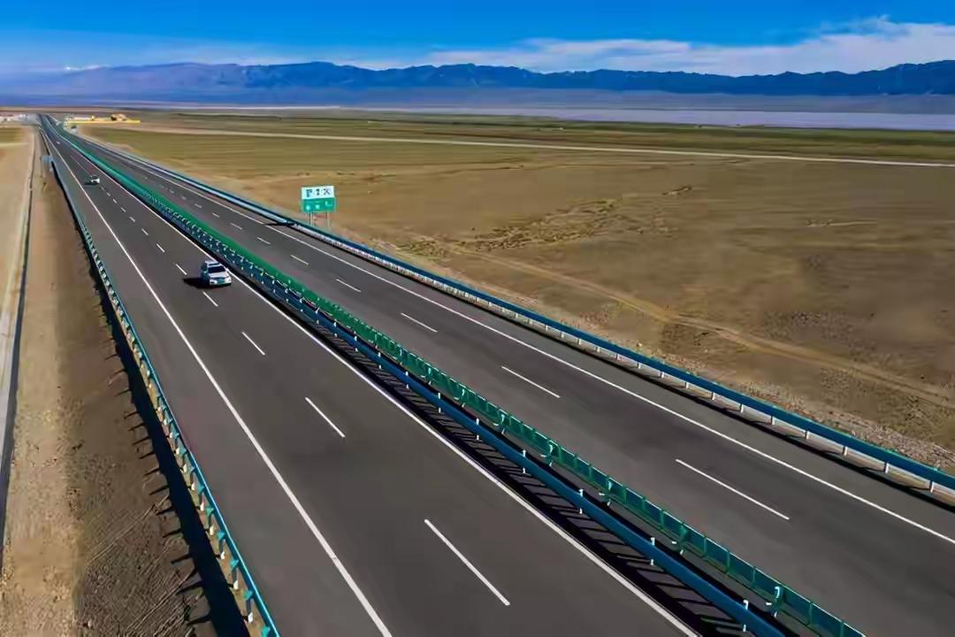 4月高速新规上路，五大变化别踩雷！一句话讲清五大变化：4月1日起，高速限速