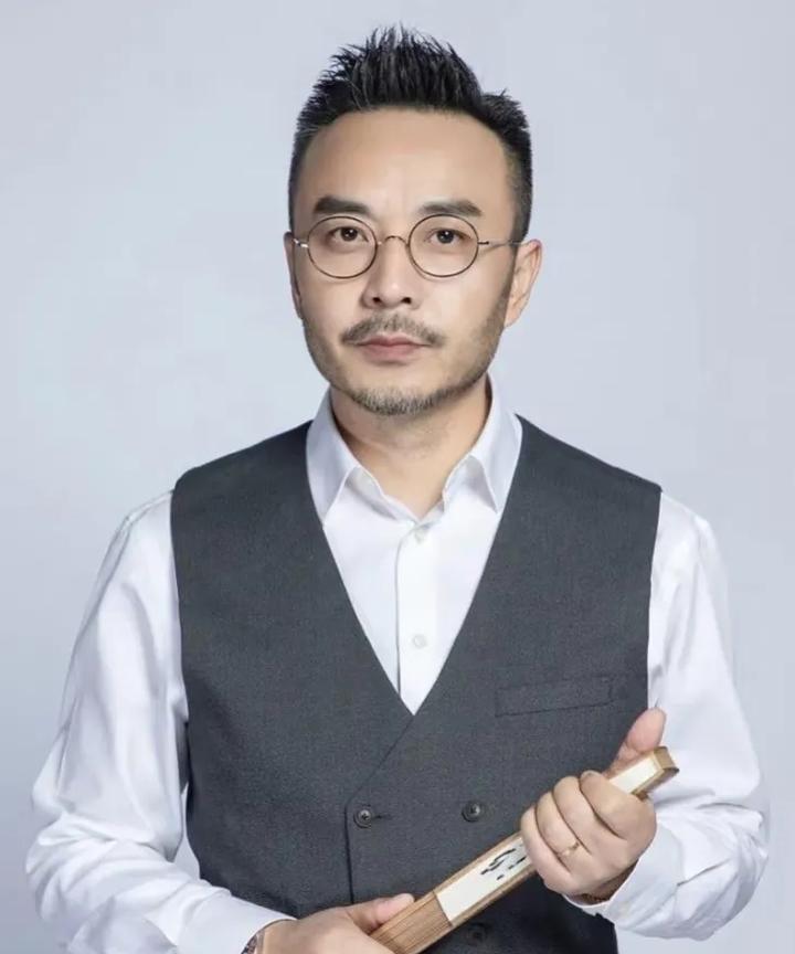 汪涵867万代言费到手，评论区却翻车了法院刚判比亚酶公司赔汪涵867万代言费，
