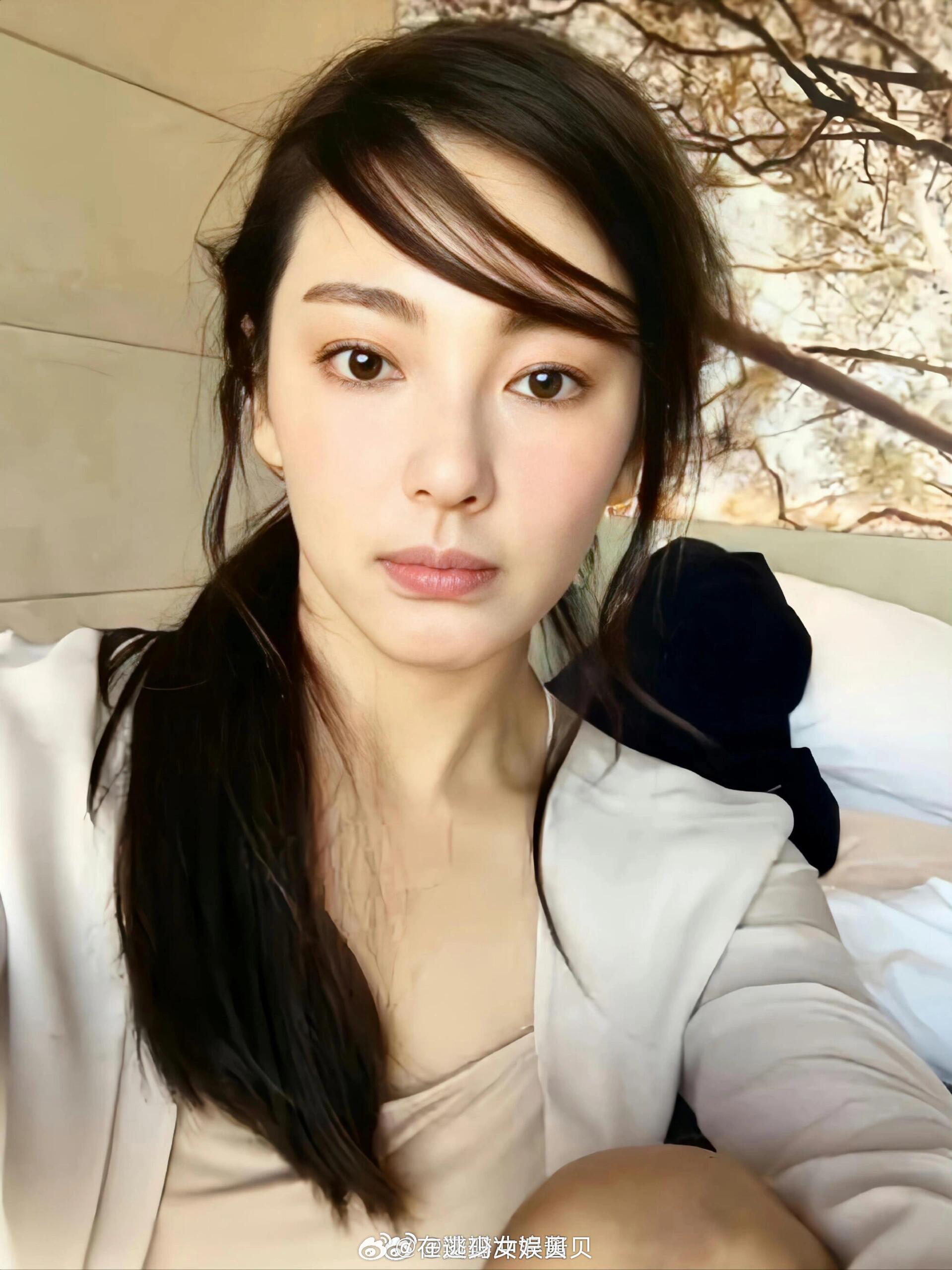 张雨绮完全符合“追我的人从这里排到了fà国”