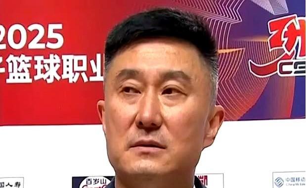 CBA都在疯抢外援，广东却按兵不动！不是摆烂，是把博弈藏到了最后40天。杜锋