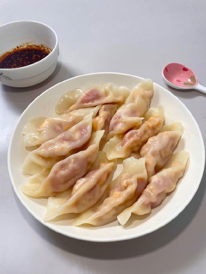 西红柿鸡蛋馅的饺子吃过吗。我的宝藏食谱