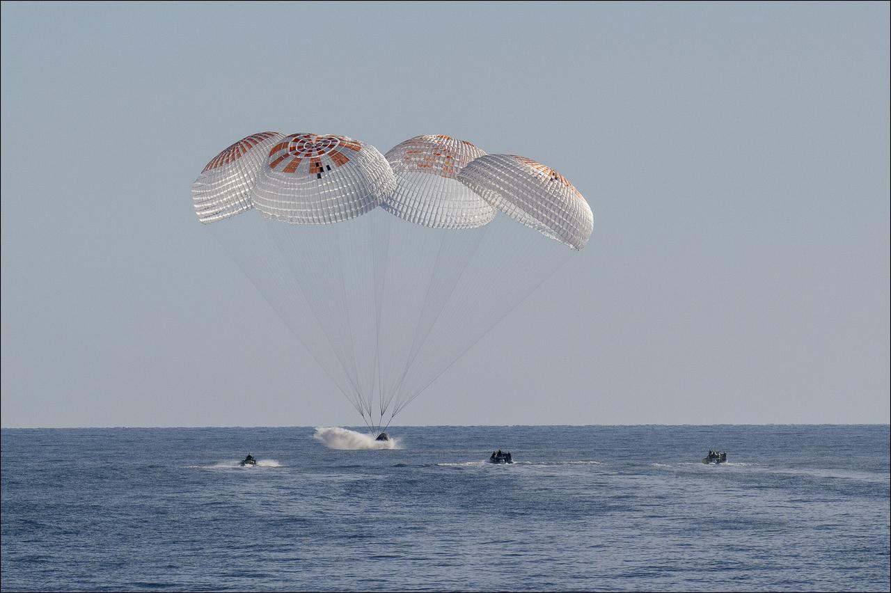 就在今天早上，SpaceX的4手载人龙搭载着Crew-9任务乘组（三名老美航天