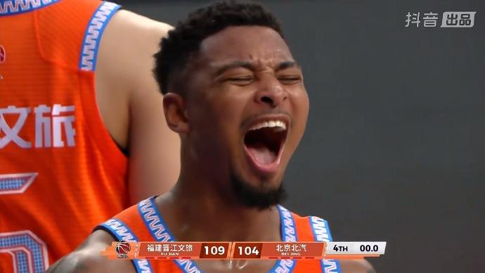 皮特森还是很厉害的，带领福建队击败了北京北汽队，北京北汽队在内线有周琦和范子铭两