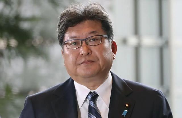 警告已经发出，名单已经更新，制裁已经执行。日本政客刚落地台湾，中方红线当场回击，