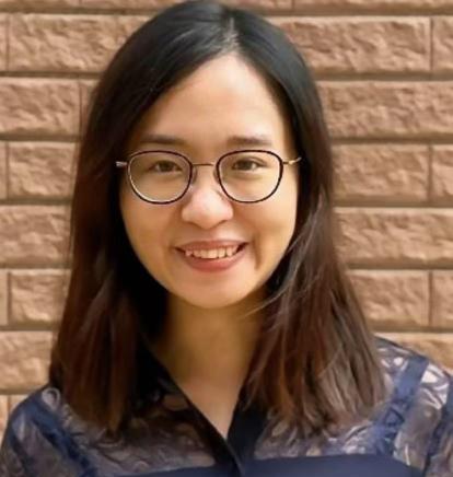 2022年，乱港分子何依琼，决定从香港移居至英国。然而，仅在抵达英国之后仅过了半