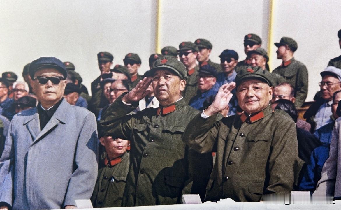 【开国功臣图片故事252】1981年9月，在华北张家口地区举行的“八〇二”军