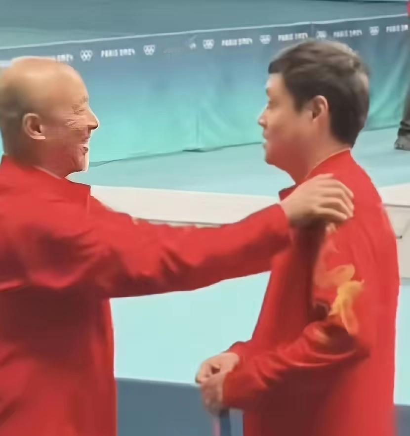 肖战：邱娃子，最近感觉怎样？邱贻可：师傅，还行吧！肖战：真是没想到啊，原来
