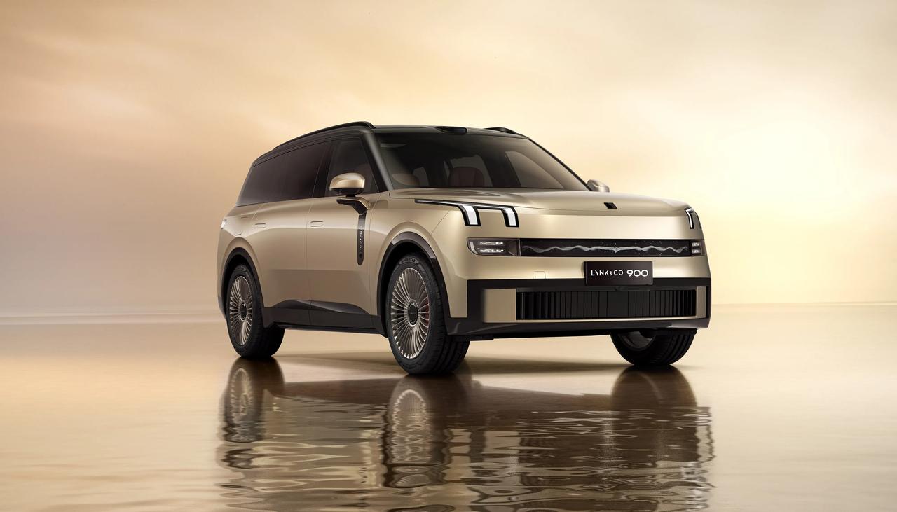 就在今天，领克官方正式对外公布了领克900大五座的外观图片，豪华感拉满！在现