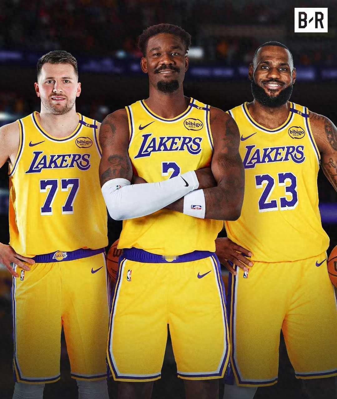 最会给艾顿传球的还得是詹姆斯詹姆斯赛季首秀，湖人战胜爵士，詹姆斯首发29分钟