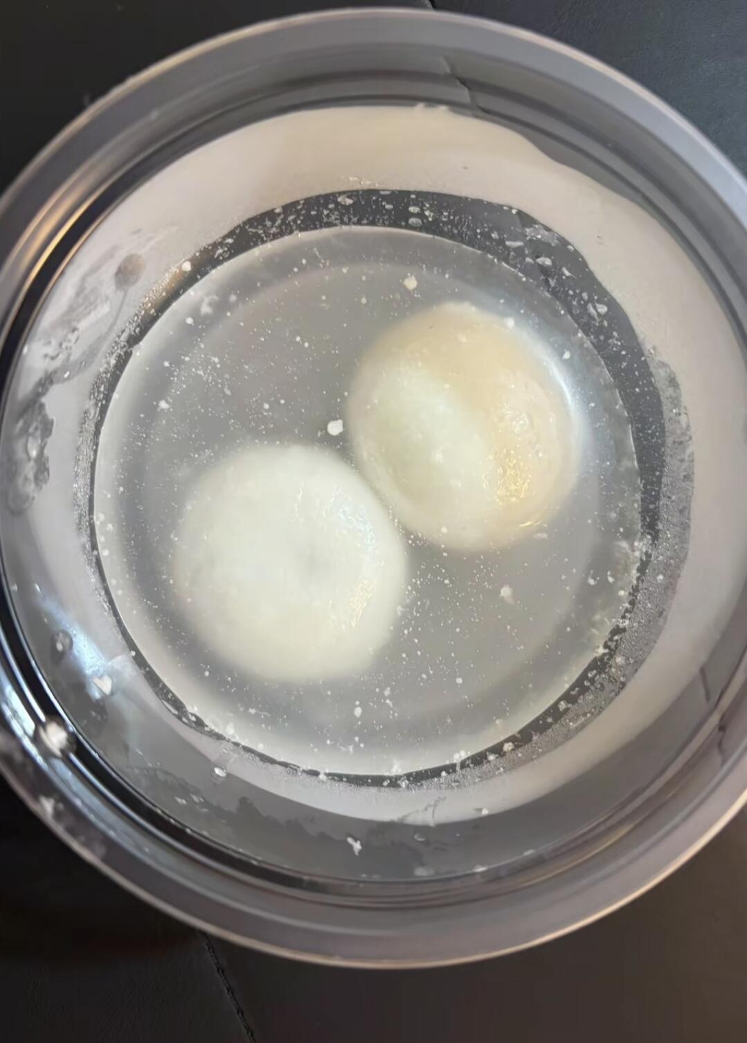 梁靖崑发的日常好朴实的两个大汤圆，元宵节快乐