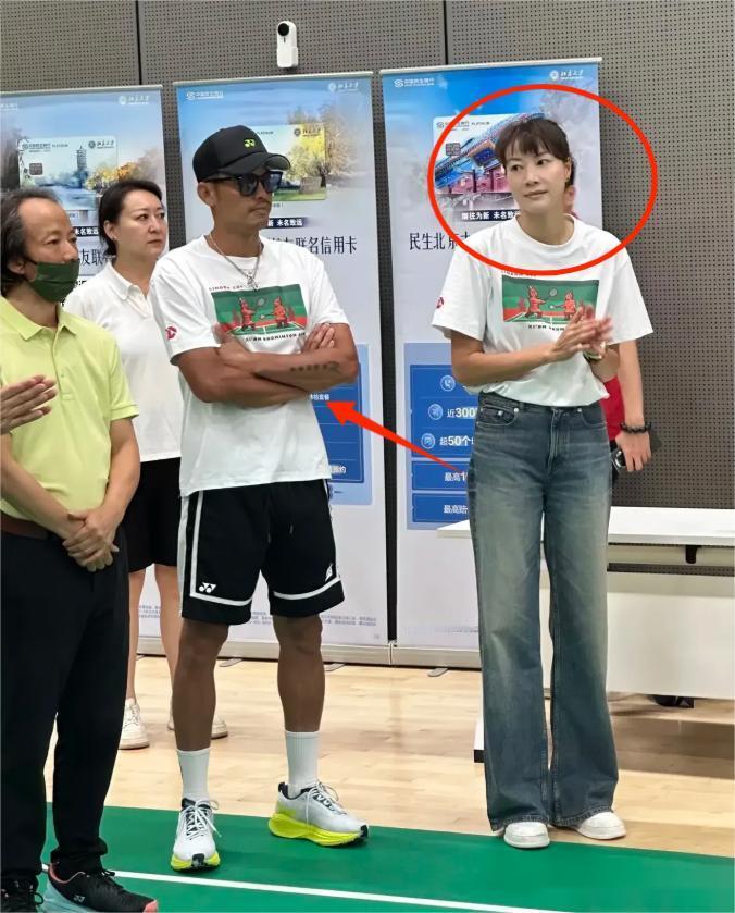 出轨门后，林丹与谢杏芳的状况，把中年夫妻关系体现得淋漓尽致：前两天深圳一个体