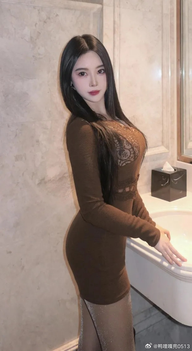 美女热门美女咖色V领镂空针织套裙时尚感性