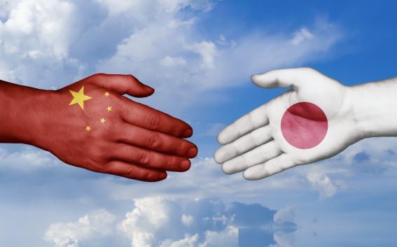 美日曾经才明白过来，中国之所以按兵不动，是为了拖着日本跟美国，拖到中国真