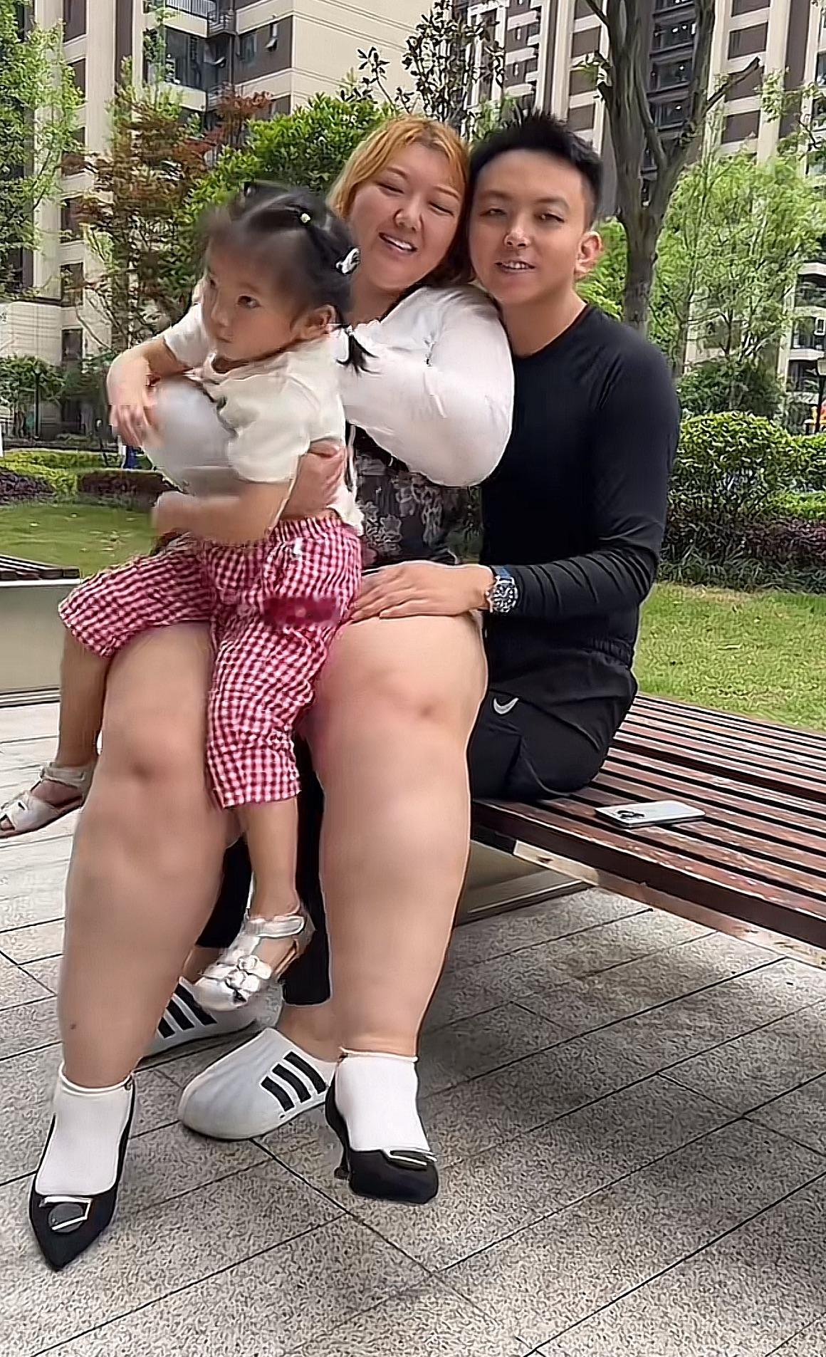 体重相差270斤的爱情：当我们谈论真爱时，我们在谈论什么健身房的杠铃片叮
