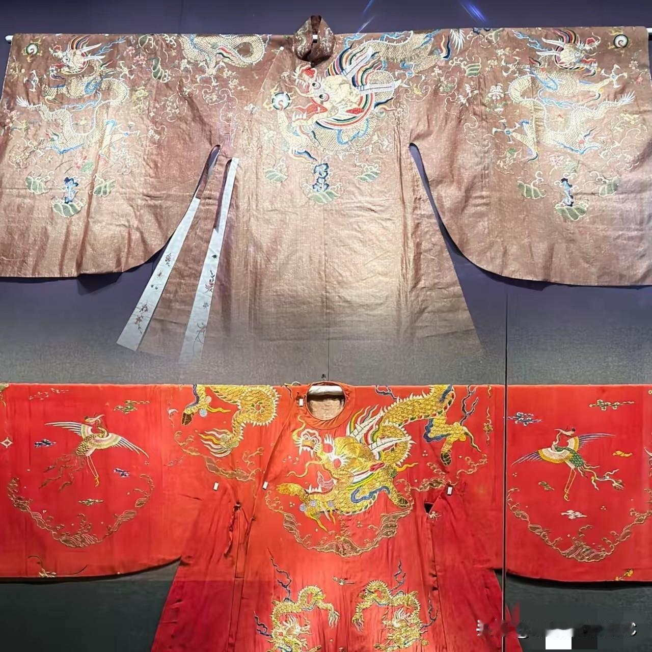 以前网上为了汉服咋穿、啥形制对，那真是吵得不可开交，谁也不服谁。结果山东孔府