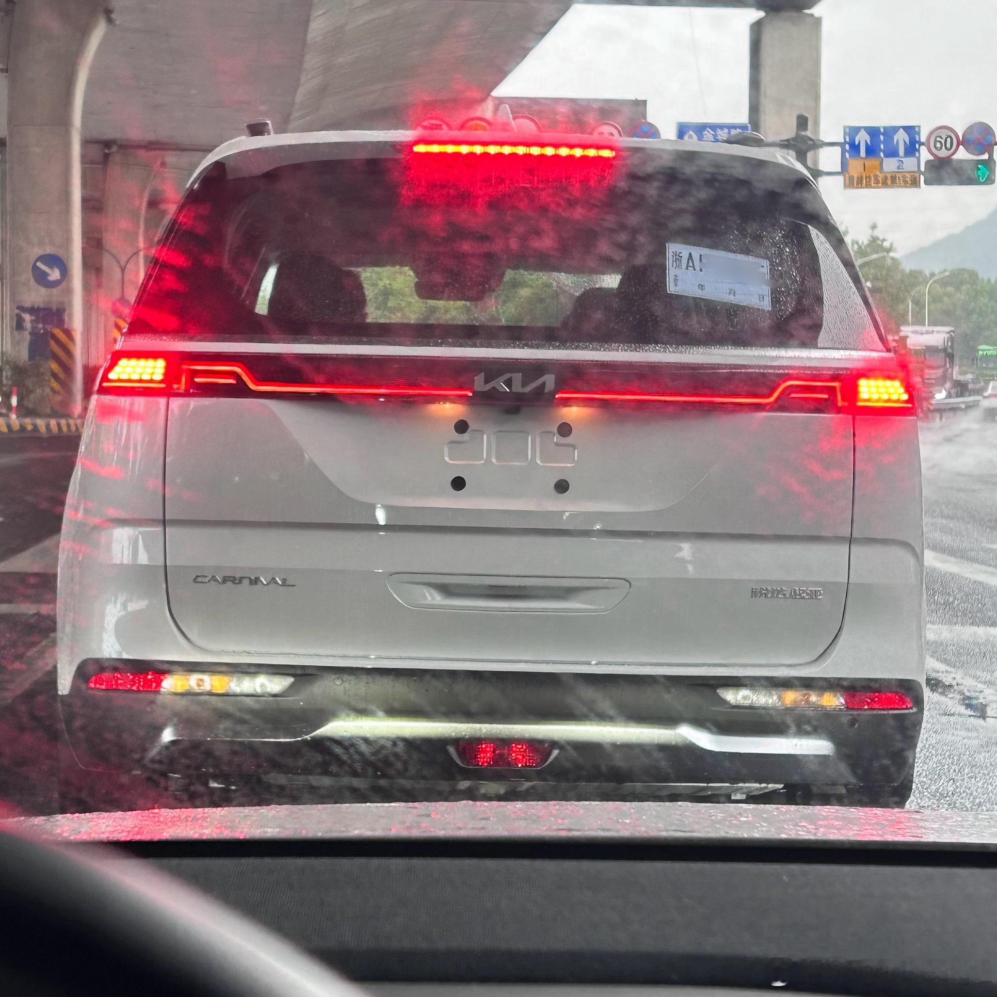 哇！禾希新车！起亚嘉华不太懂这车的卖点在哪里可能真的喜欢起亚和这设计？这车的月销