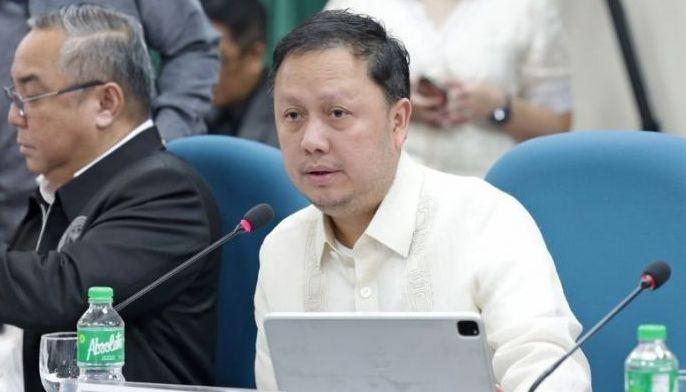 菲律宾媒体消息，菲前议员埃利扎尔迪・科通过视频公开回应腐败指控，承认参与新增1