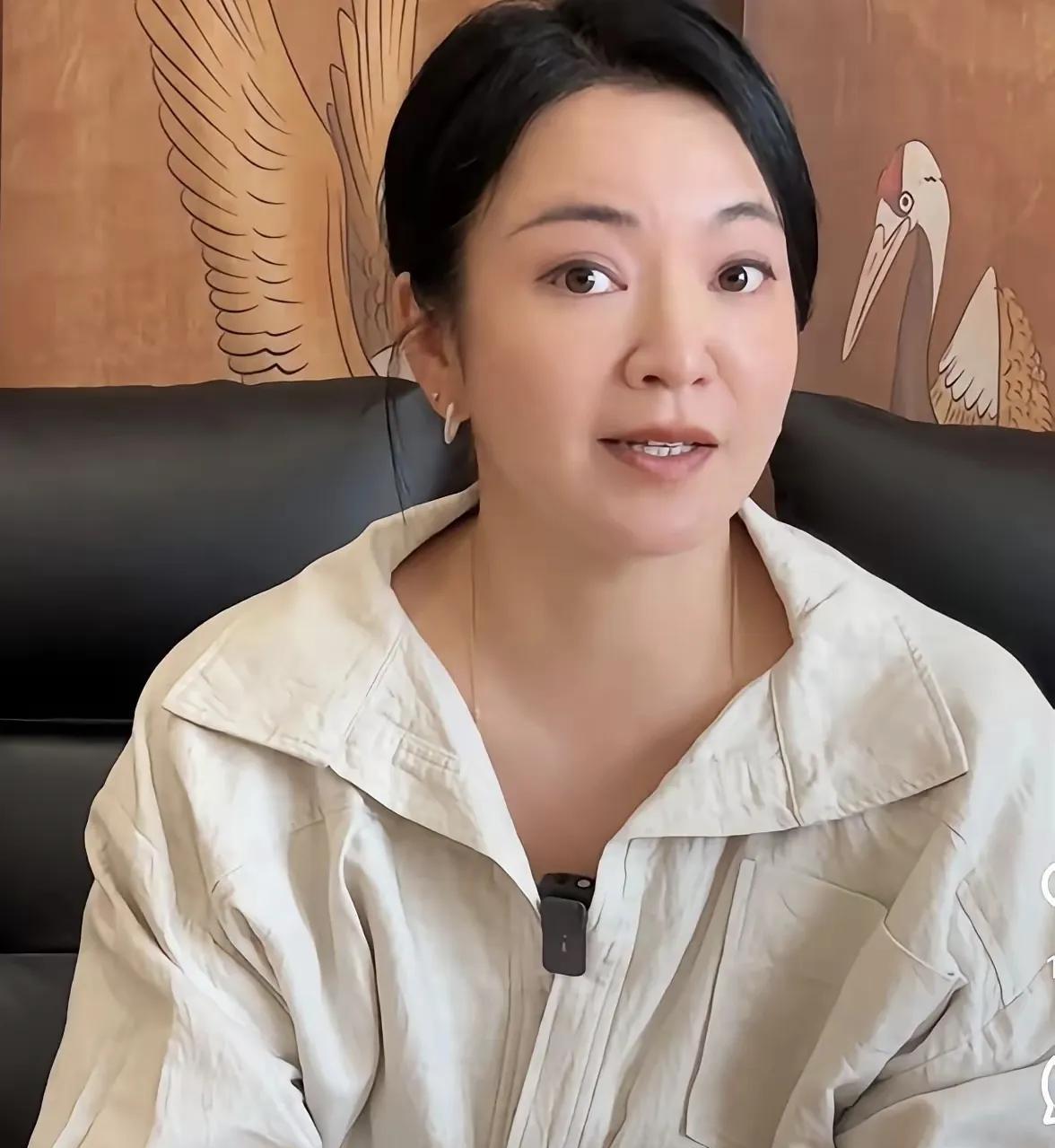 阿雅感觉挺不厚道的，大S去世以后她参与黄春梅小S的互动不多，但是为了跟大众有话说