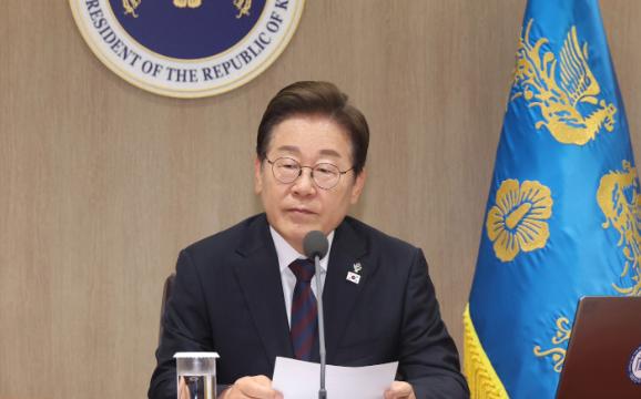 被打清醒了？李在明连下4道命令，对华态度转变，特朗普心如死灰几周前，李在明带着