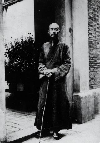 弘一法师说：“信佛，信的不是神灵，而是因果。学佛，学的不是迷信，而是智慧。拜佛，