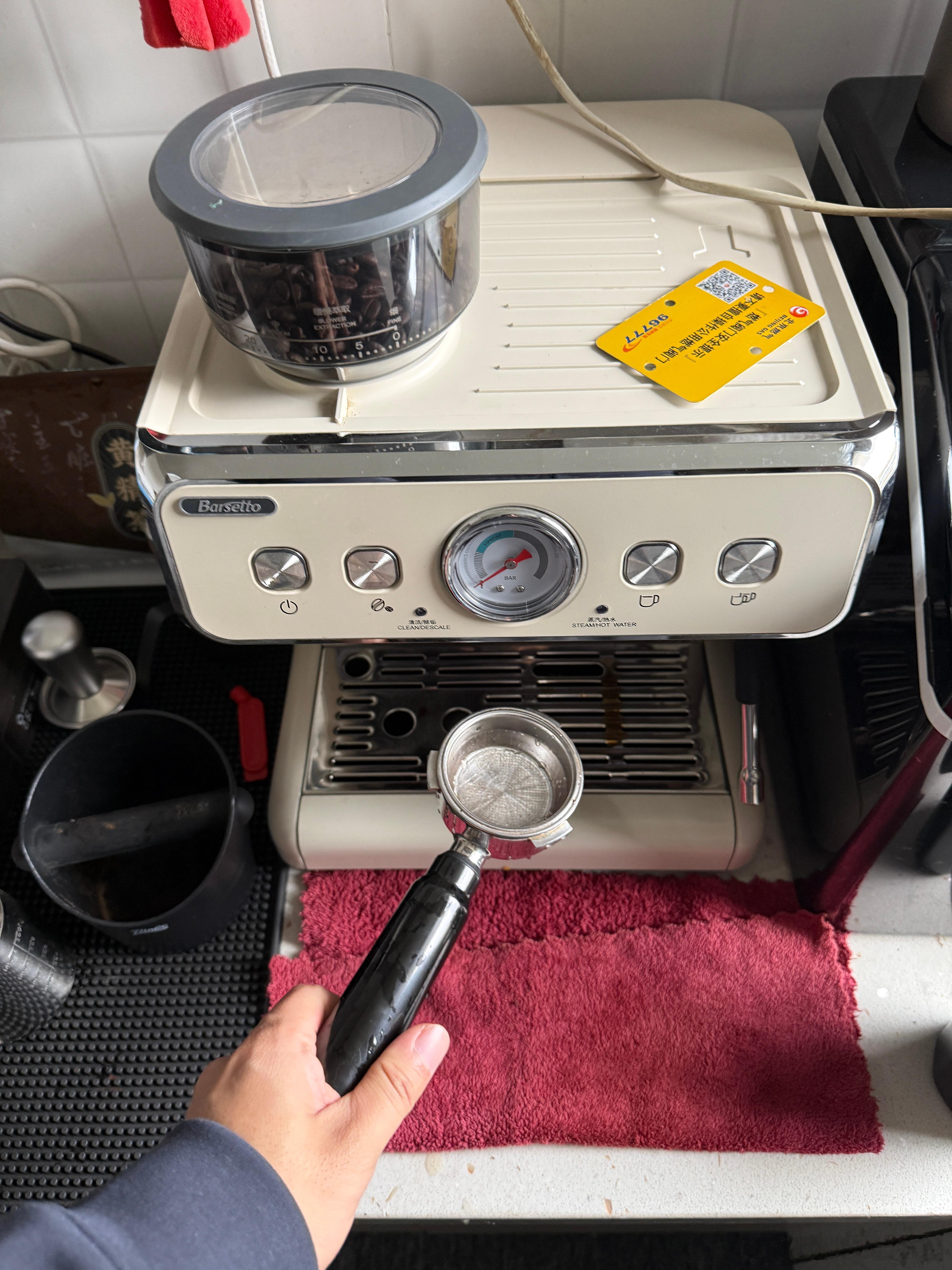 这玩应又酸又苦，大家平时都咋喝进嘴的啊？我觉得世界上最好喝的咖啡就是雀巢速溶咖啡