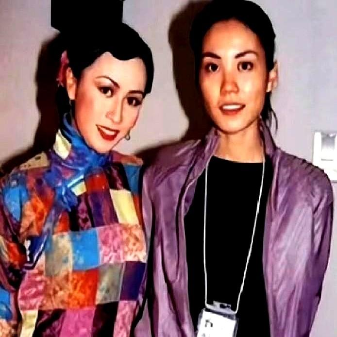 刘嘉玲又被说“热脸贴冷屁股”了……就因为她在小红书上发了和王菲的合照。有