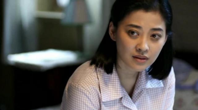 当年，梅婷生孩子时羊水栓塞，生命垂危，医生问家属：“救大人还是救孩子？”关键时刻